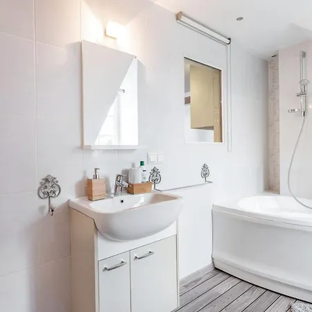 Castle View By Reside Baltic *